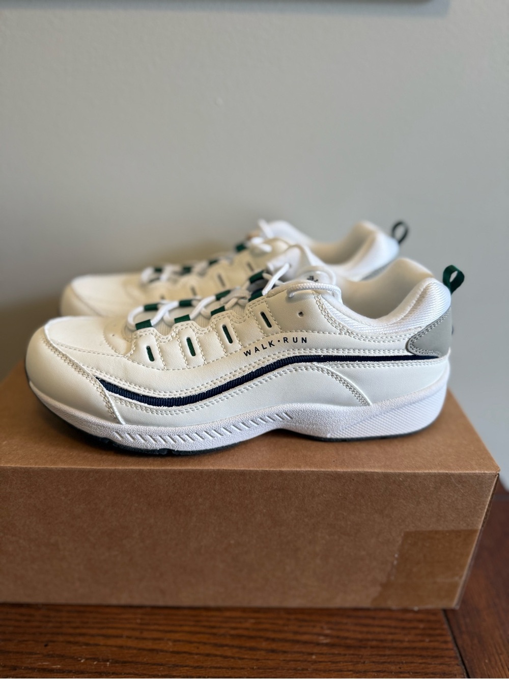 Easy Spirit Roadrun Athletic Sneakers with Navy & Green NEW